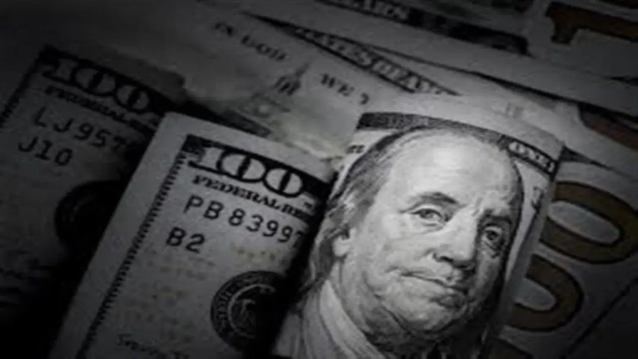 تراجع مفاجئ: سعر الدولار مقابل الجنيه اليوم في البنوك والصرافة